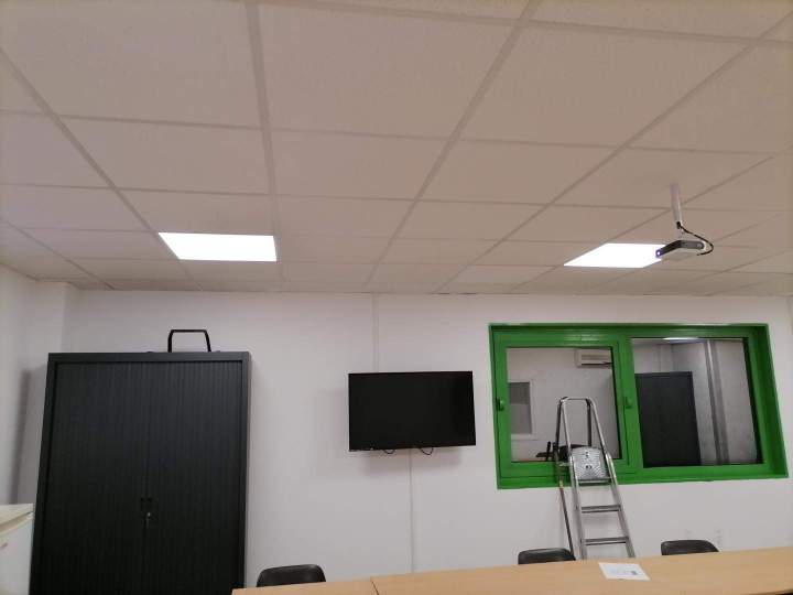 Installation dalle LED encastrée Creil